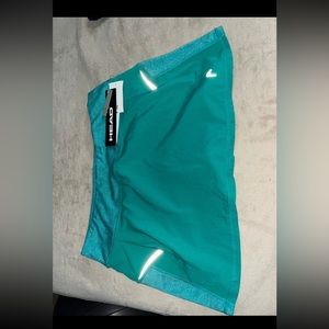 Green head tennis skirt
